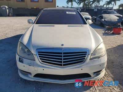 Piąte zdjęcie samochodu w środku: 2013 MERCEDES-BENZ S 550 VIN:WDDNG7DB1DA533356 - miniatura