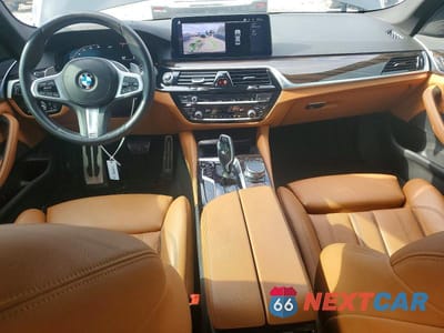 Zdjęcie 8 z 13 samochodu: 2021 BMW 540 I VIN:WBA53BJ02MWX19984 - miniatura
