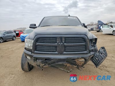 Piąte zdjęcie samochodu w środku: 2015 RAM 2500 SLT VIN:3C6UR5DL3FG516373 - miniatura