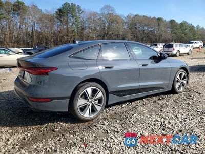 Trzecie zdjęcie samochodu z tyłu: 2025 AUDI A6 E-TRON PREMIUM PLUS 55 VIN:WAU2CAGH6SA017865 - miniatura