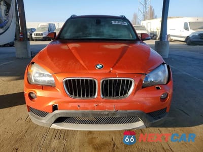 Piąte zdjęcie samochodu w środku: 2013 BMW X1 XDRIVE28I VIN:WBAVL1C51DVR89913 - miniatura