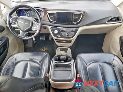 Zdjęcie 8 z 13 samochodu: 2018 CHRYSLER PACIFICA TOURING L VIN:2C4RC1BG2JR246649 - miniatura