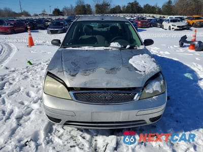 Piąte zdjęcie samochodu w środku: 2005 FORD FOCUS ZX4 VIN:1FAFP34N55W196881 - miniatura