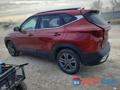 Drugie zdjęcie samochodu z przodu: 2023 KIA SELTOS S VIN:KNDEUCAA2P7367180 - miniatura
