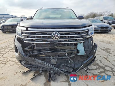 Piąte zdjęcie samochodu w środku: 2024 VOLKSWAGEN ATLAS SE VIN:1V2JR2CA8RC517504 - miniatura