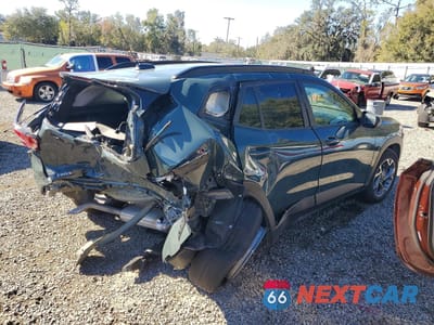 Trzecie zdjęcie samochodu z tyłu: 2025 CHEVROLET TRAX 1LT VIN:KL77LHEP2SC147042 - miniatura