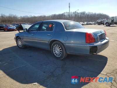 Drugie zdjęcie samochodu z przodu: 1995 LINCOLN TOWN CAR BASE VIN:1LNHM81WX3Y646396 - miniatura