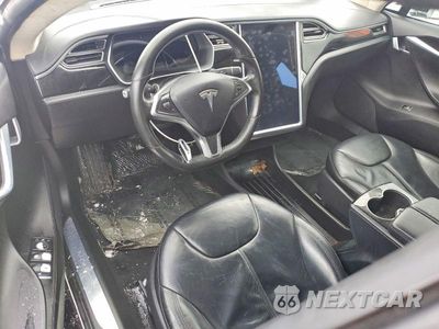 Zdjęcie 8 z 11 samochodu: 2015 TESLA MODEL S VIN:5YJSA1E27FF119731 - miniatura