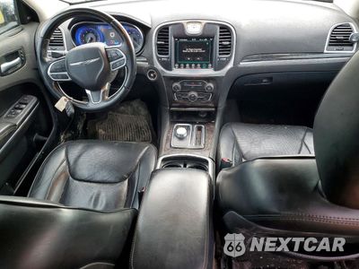 Zdjęcie 8 z 13 samochodu: 2018 CHRYSLER 300 LIMITED VIN:2C3CCAKG3JH177339 - miniatura