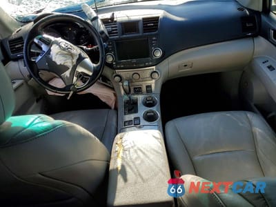 Zdjęcie 8 z 14 samochodu: 2011 TOYOTA HIGHLANDER SE VIN:5TDBK3EH7BS076267 - miniatura