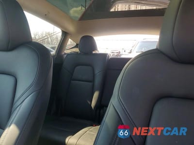 Zdjęcie 10 z 12 samochodu: 2024 TESLA MODEL Y VIN:7SAYGDEE8RA295342 - miniatura