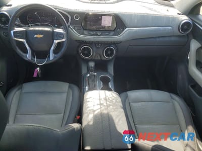 Zdjęcie 8 z 13 samochodu: 2020 CHEVROLET BLAZER 3LT VIN:3GNKBDRS6LS551164 - miniatura