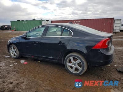 Drugie zdjęcie samochodu z przodu: 2013 VOLVO S60 T5 VIN:YV1612FS1D2189399 - miniatura