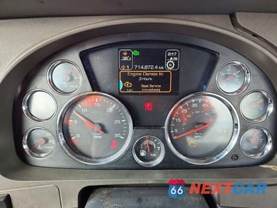 Zdjęcie 8 z 10 samochodu: 2016 KENWORTH T680 SEMI TRUCK VIN:1XKYA48X1GJ496573 - miniatura