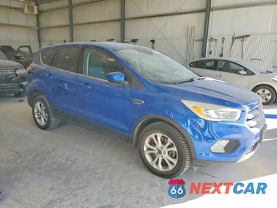 Czwarte zdjęcie samochodu z boku: 2017 FORD ESCAPE SE VIN:1FMCU9GD7HUD28451 - miniatura