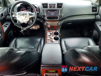 Zdjęcie 8 z 12 samochodu: 2013 TOYOTA HIGHLANDER LIMITED VIN:5TDYK3EH6DS123057 - miniatura