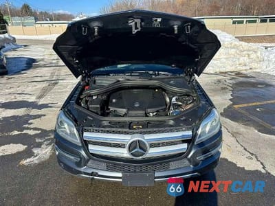 Piąte zdjęcie samochodu w środku: 2015 MERCEDES-BENZ GL 350 BLUETEC VIN:4JGDF2EE9FA549503 - miniatura