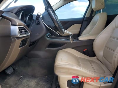Zdjęcie 7 z 12 samochodu: 2017 JAGUAR F-PACE PRESTIGE VIN:SADCK2BV2HA894931 - miniatura