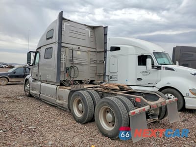 Trzecie zdjęcie samochodu z tyłu: 2020 VOLVO VNL SEMI TRUCK VIN:4V4NC9EH8LN237119 - miniatura