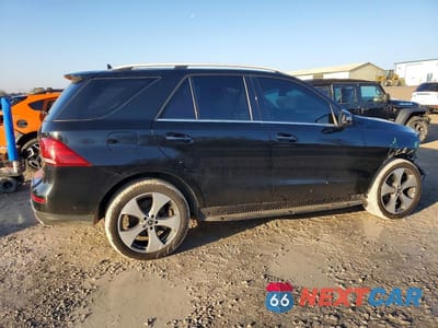 Trzecie zdjęcie samochodu z tyłu: 2016 MERCEDES-BENZ GLE 350 VIN:4JGDA5JB6GA641648 - miniatura