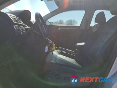 Zdjęcie 7 z 12 samochodu: 2016 VOLKSWAGEN PASSAT SE VIN:1VWBT7A3XGC010140 - miniatura