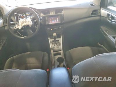 Zdjęcie 8 z 11 samochodu: 2019 NISSAN SENTRA S VIN:3N1AB7AP5KY250851 - miniatura
