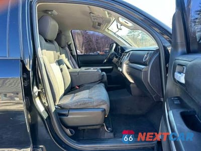 Zdjęcie 9 z 10 samochodu: 2017 TOYOTA TUNDRA DOUBLE CAB SR VIN:5TFUM5F16HX071127 - miniatura