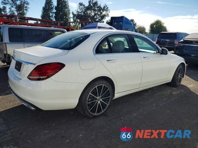 Trzecie zdjęcie samochodu z tyłu: 2021 MERCEDES-BENZ C 300 VIN:W1KWF8DB2MR620231 - miniatura