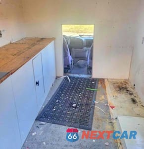 Zdjęcie 7 z 10 samochodu: 1995 FORD ECONOLINE E350 CUTAWAY VAN VIN:1FDKE37H5SHA01586 - miniatura