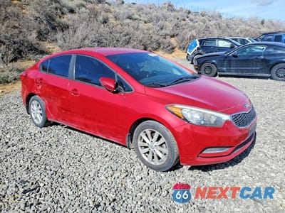 Czwarte zdjęcie samochodu z boku: 2016 KIA FORTE LX VIN:KNAFX4A69G5533202 - miniatura