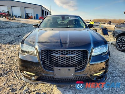 Piąte zdjęcie samochodu w środku: 2023 CHRYSLER 300 TOURING L VIN:2C3CCADG9PH609308 - miniatura