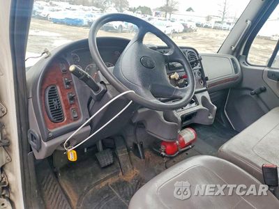 Zdjęcie 8 z 13 samochodu: 2012 FREIGHTLINER BUSINESS CLASS M2 BOX TRUCK VIN:1FVACWDT4CDBP1129 - miniatura