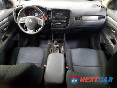 Zdjęcie 8 z 11 samochodu: 2014 MITSUBISHI OUTLANDER ES VIN:JA4AD2A39EZ005675 - miniatura