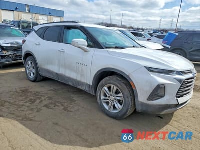 Czwarte zdjęcie samochodu z boku: 2020 CHEVROLET BLAZER 2LT VIN:3GNKBCRS8LS707599 - miniatura