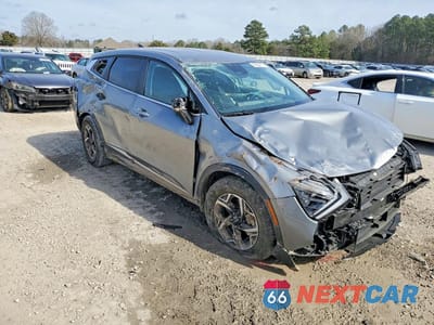 Czwarte zdjęcie samochodu z boku: 2025 KIA SPORTAGE LX VIN:KNDPU3DFXS7352726 - miniatura