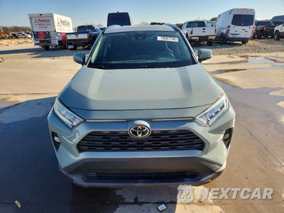 Piąte zdjęcie samochodu w środku: 2021 TOYOTA RAV4 XLE VIN:2T3W1RFVXMW127970 - miniatura