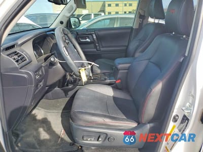 Zdjęcie 7 z 12 samochodu: 2018 TOYOTA 4RUNNER VIN:JTEBU5JR7J5598708 - miniatura