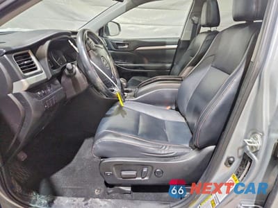 Zdjęcie 7 z 11 samochodu: 2019 TOYOTA HIGHLANDER XLE VIN:5TDJZRFH7KS578947 - miniatura