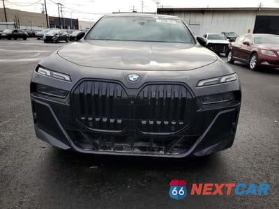 Piąte zdjęcie samochodu w środku: 2023 BMW 760 XI VIN:WBA33EJ05PCN11130 - miniatura
