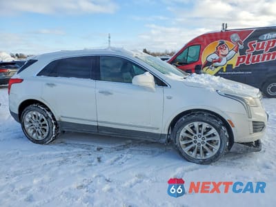 Czwarte zdjęcie samochodu z boku: 2017 CADILLAC XT5 PLATINUM VIN:1GYKNFRS5HZ163231 - miniatura