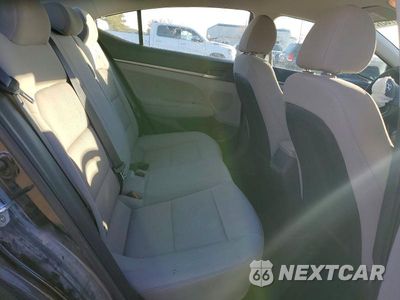 Zdjęcie 10 z 12 samochodu: 2018 HYUNDAI ELANTRA VIN:5NPD74LF7JH219059 - miniatura