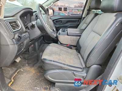 Zdjęcie 7 z 12 samochodu: 2018 NISSAN TITAN S 4WD 5.6L V8 CREW CAB VIN:1N6AA1EJ8JN537760 - miniatura