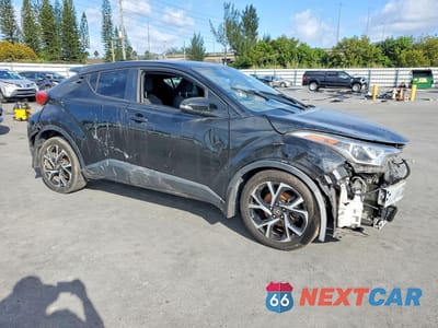 Czwarte zdjęcie samochodu z boku: 2018 TOYOTA C-HR XLE VIN:NMTKHMBX6JR020124 - miniatura