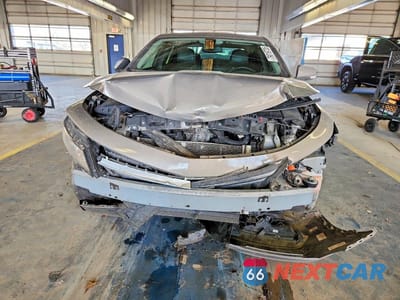 Piąte zdjęcie samochodu w środku: 2018 CHEVROLET IMPALA LT VIN:2G1105S30J9120034 - miniatura