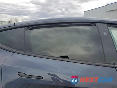 Zdjęcie 10 z 12 samochodu: 2024 TESLA MODEL Y VIN:7SAYGDEE8RA231172 - miniatura