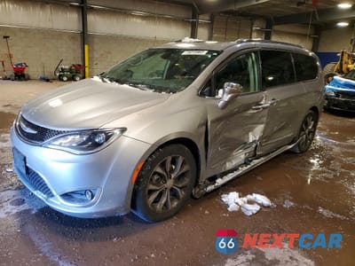 2017 CHRYSLER PACIFICA LIMITED 2C4RC1GGXHR669790 - główne zdjęcie licytacji z USA - miniatura