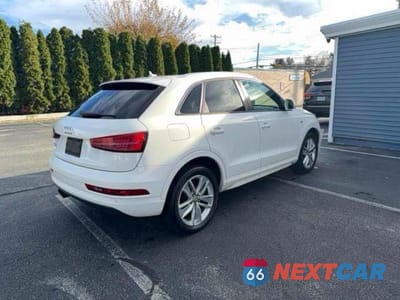 Czwarte zdjęcie samochodu z boku: 2018 AUDI Q3 PREMIUM VIN:WA1BCCFS6JR027592 - miniatura