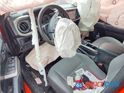 Zdjęcie 8 z 12 samochodu: 2018 TOYOTA TACOMA SR5 V6 VIN:5TFAZ5CN7JX065094 - miniatura