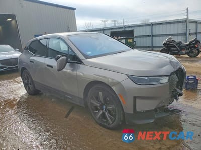 Czwarte zdjęcie samochodu z boku: 2025 BMW IX XDRIVE50 VIN:WB523CF01SCU45918 - miniatura