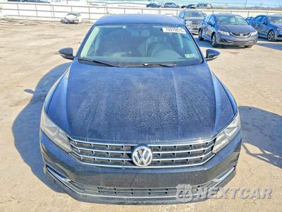 Piąte zdjęcie samochodu w środku: 2017 VOLKSWAGEN PASSAT SE VIN:1VWBT7A37HC017077 - miniatura